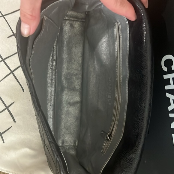 Chanel Quilted Silver Chain Flap Bag. Classic. Authentic - Picture 5 of 9